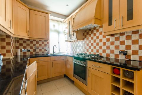 3 bedroom flat for sale, Hall Road, St John's Wood, London, NW8