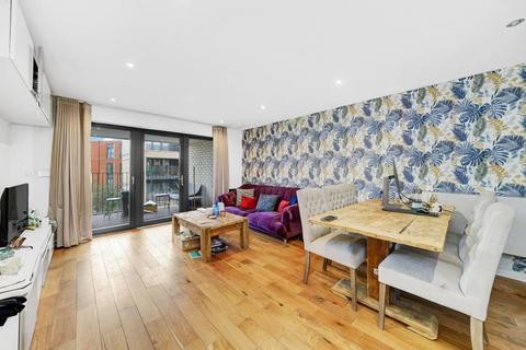 2 bedroom flat for sale, Eythorne Road, Oval, London, SW9