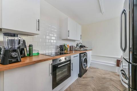 1 bedroom flat to rent, Navarre Road, Brixton, London, SW9