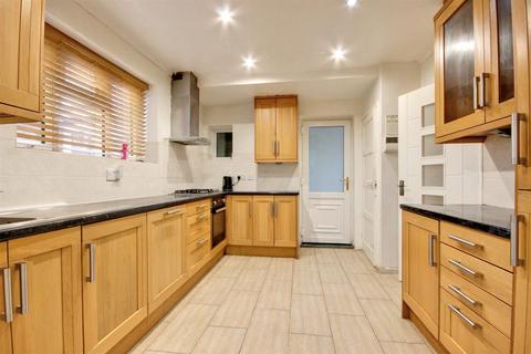 3 bedroom semi-detached house for sale, Southwood Road, Cottingham