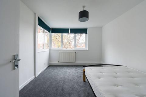 3 bedroom flat to rent, Tiverton Road, Harringay, London, N15