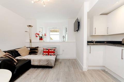 1 bedroom flat to rent, Victoria Road, Guildford, GU1