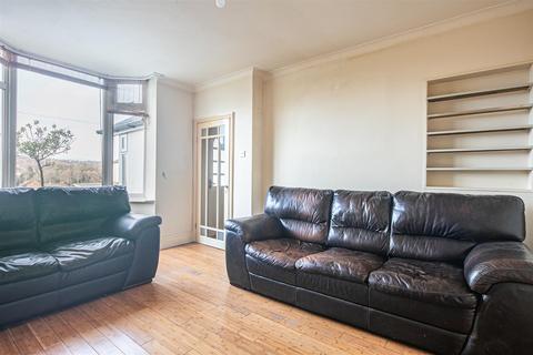 23 Ledstone Road, Sheffield, S8 0NS