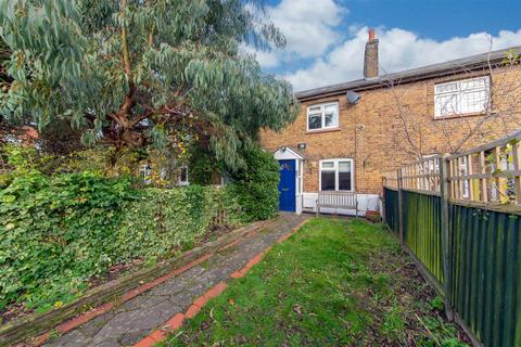 2 bedroom terraced house to rent, Burroughs Gardens, Hendon