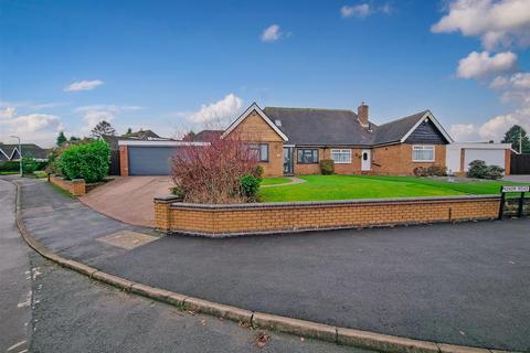 5 bedroom semi-detached bungalow for sale, Meadow Road, Wythall