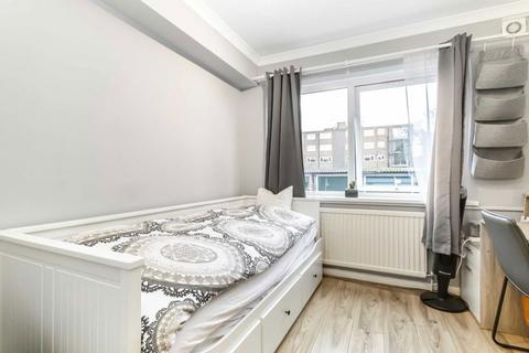 2 bedroom flat to rent, Adelaide Road, Surbiton KT6