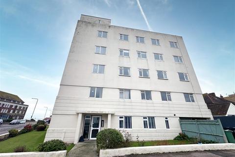 2 bedroom flat to rent, Lionel Road, Bexhill-On-Sea