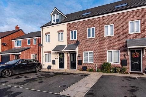 3 bedroom townhouse for sale, Kingfisher Road, Burton Joyce, Nottingham