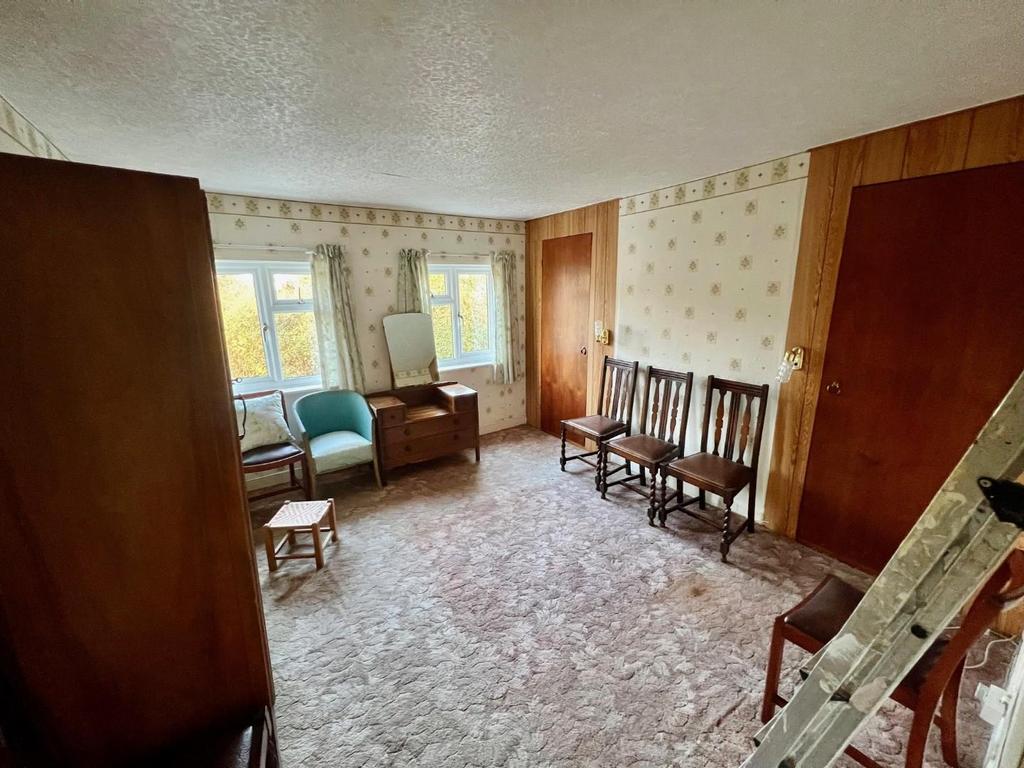 Main bedroom1.jpg