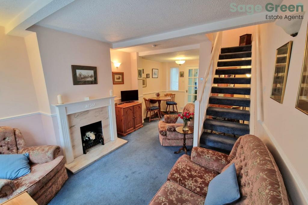 Queen Street, Coggeshall CO6 2 bed semi-detached house - £230,000