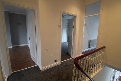 3 bedroom flat to rent, Wharton Street, South Shields NE33