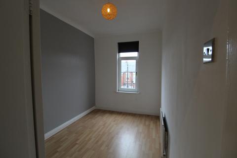 3 bedroom flat to rent, Wharton Street, South Shields NE33