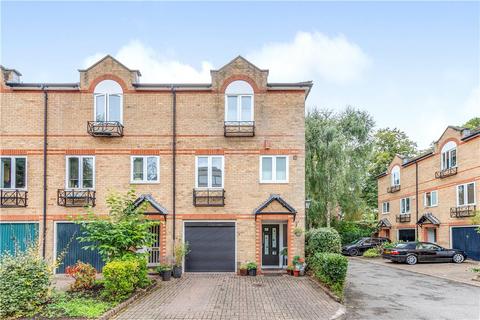 4 bedroom end of terrace house for sale, Meadow Place, Edensor Road, London