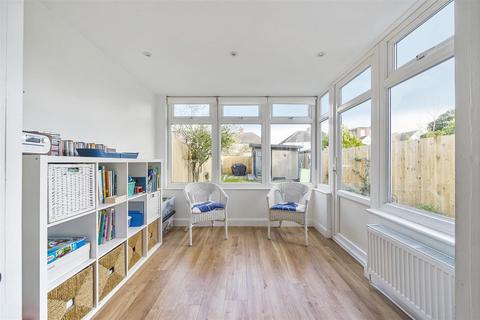 122 Cardinal Avenue, Kingston Upon Thames, KT2 5SA