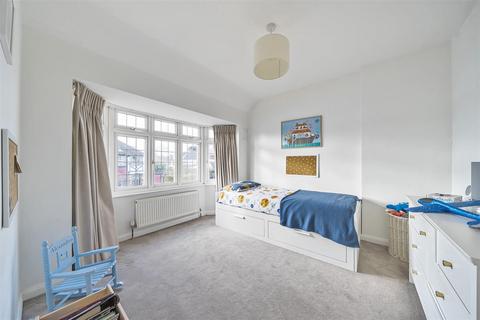 122 Cardinal Avenue, Kingston Upon Thames, KT2 5SA