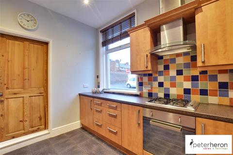 2 bedroom flat to rent, Clarence Street, Southwick, Sunderland