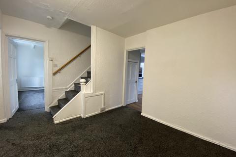 3 bedroom end of terrace house to rent, Chelmsford Close, Hull HU9