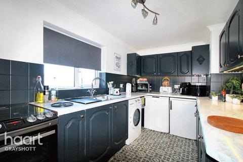 2 bedroom apartment for sale, Sutton Field, Bordon