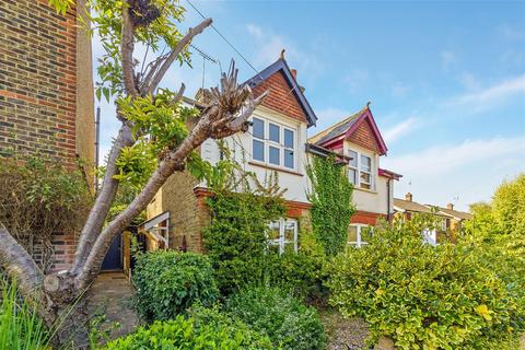 25 Treadwell Road, Epsom, KT18 5JP