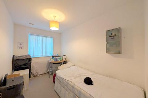 2 bedroom flat for sale, De Havilland Way, Stanwell, Staines Upon Thames, TW19