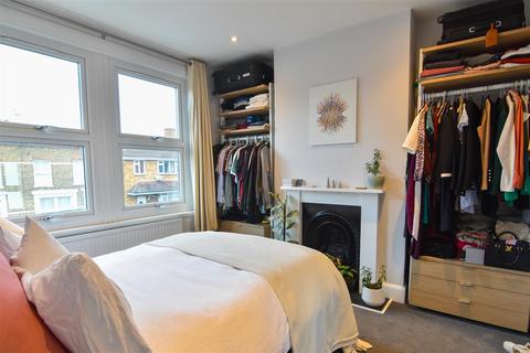 2 bedroom maisonette for sale, Danbrook Road, London