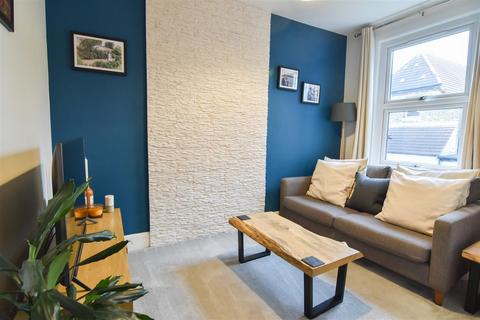 2 bedroom maisonette for sale, Danbrook Road, London