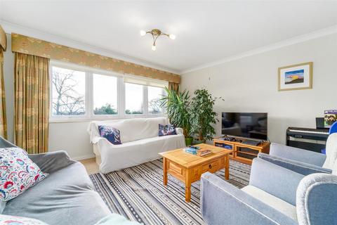 3 bedroom flat to rent, Park View Road, Ealing, W5