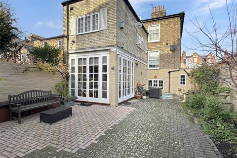 4 bedroom end of terrace house for sale, Lensfield Road, Cambridge CB2