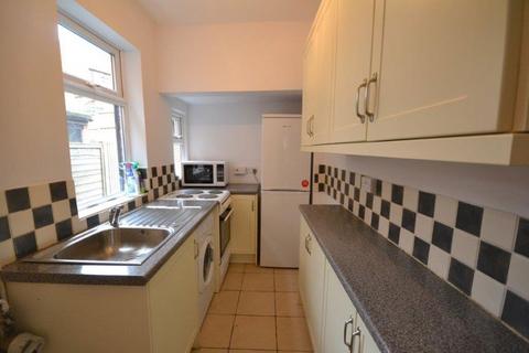 2 bedroom terraced house to rent, Edward Road, Leicester