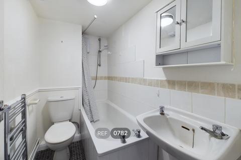 1 bedroom apartment to rent, Spring Bank, HU3