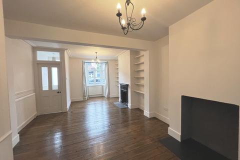 3 bedroom cottage to rent, Compton Terrace, Hoppers Road, N21