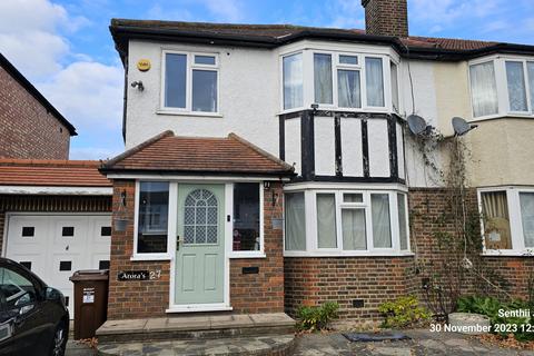 3 bedroom semi-detached house to rent, Isleworth TW7