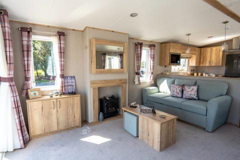 2 bedroom lodge for sale, Chichester Lakeside Holiday Park