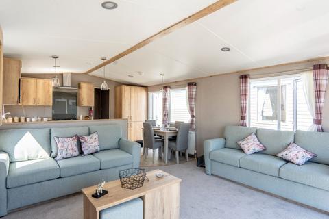 2 bedroom lodge for sale, Chichester Lakeside Holiday Park