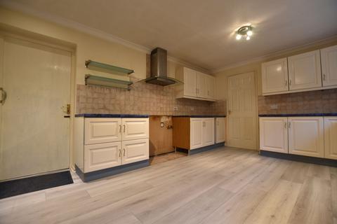 6 bedroom detached house to rent, The Coppice, Blackburn, BB2