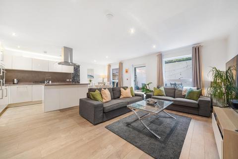 2 bedroom flat for sale, Bedford Road, SW4