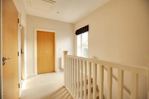 10 Andrews Gate, Shepperton, TW17 0AP