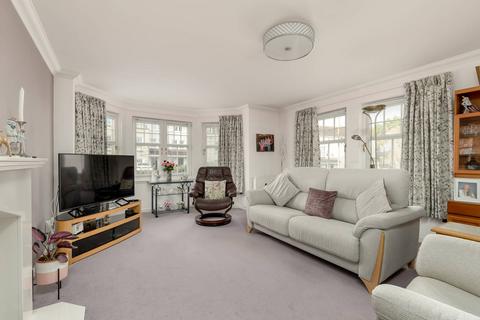 3 bedroom ground floor flat for sale, 1/3 Avenel, Cramond, Edinburgh, EH4 6GX