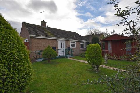 2 bedroom detached bungalow for sale, Pine Close, Stamford