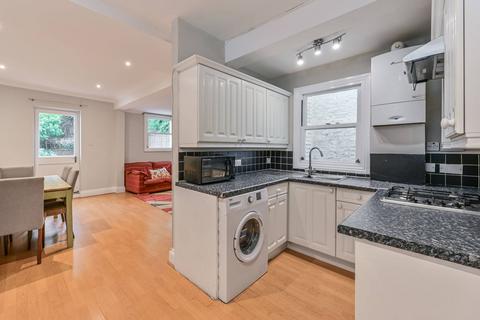 2 bedroom flat to rent, Wandsworth Road, Clapham, SW8