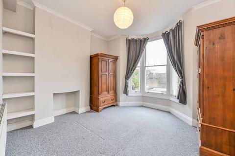 2 bedroom flat to rent, Wandsworth Road, Clapham, SW8