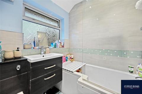22 Bourne View, Greenford, UB6 7QT
