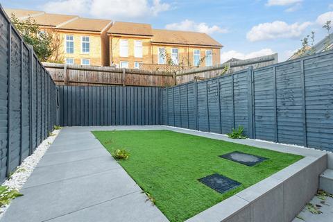 16 Wheeler Close, Dartford, DA1 5UL