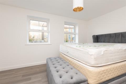 16 Wheeler Close, Dartford, DA1 5UL