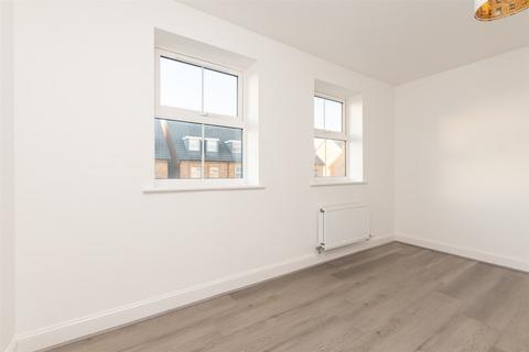 16 Wheeler Close, Dartford, DA1 5UL