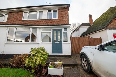 3 bedroom house to rent, Elmshurst Gardens, Tonbridge