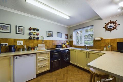 3 bedroom terraced house for sale, Monmouth Close, Aylesbury, Buckinghamshire