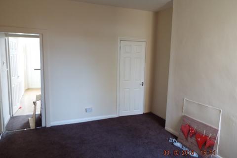 2 bedroom end of terrace house to rent, Shadyside, Doncaster DN4