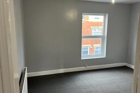 2 bedroom terraced house to rent, College Street, Grantham, NG31