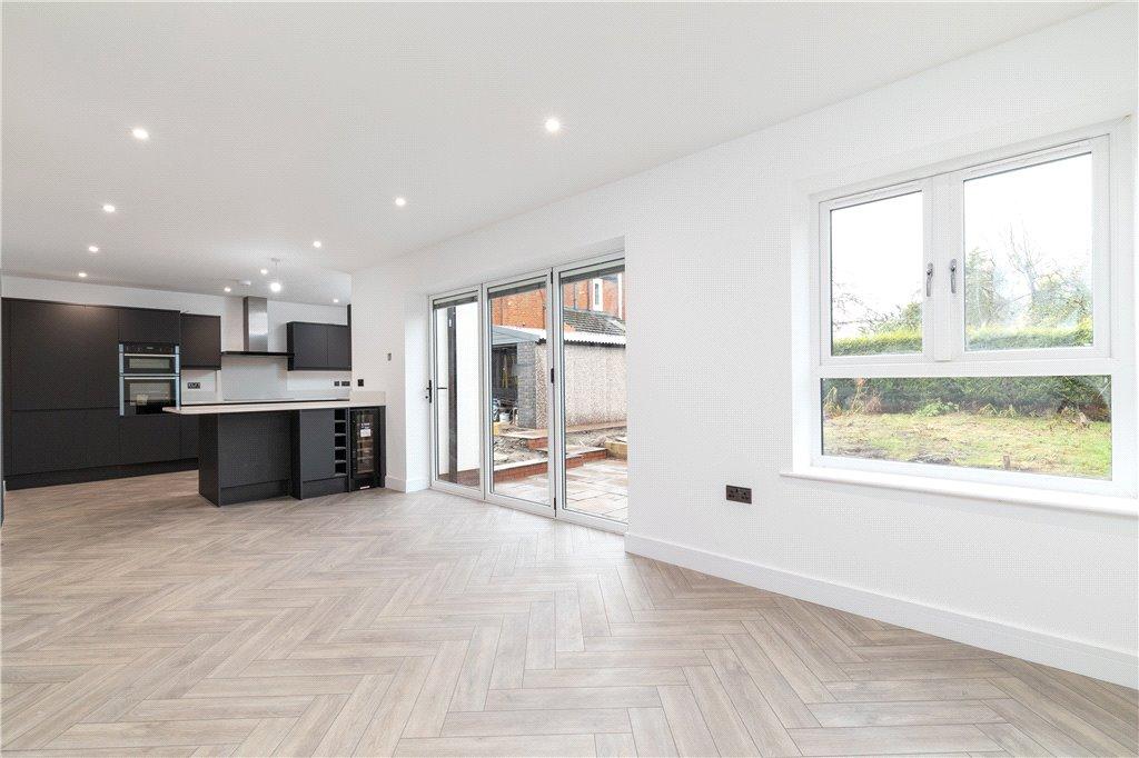 Living/Dining Area